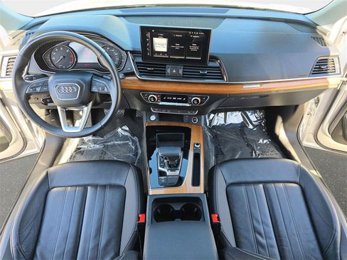 Used 2023 Audi Q5 2.0T Premium w/ Convenience Package image 16