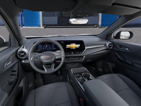 New 2026 Chevrolet Equinox LT w/ LPO, Floor Liner Package FWD image 39