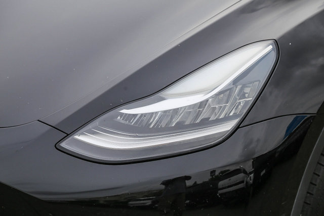Used 2021 Tesla Model Y Long Range AWD/4WD image 7