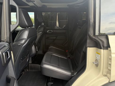 Used 2025 Ford Bronco Badlands image 29