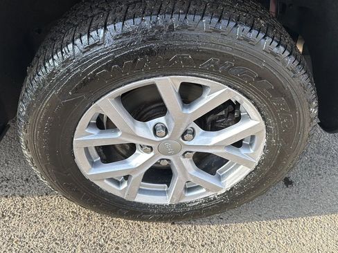 Used 2021 Jeep Grand Cherokee L Limited image 9