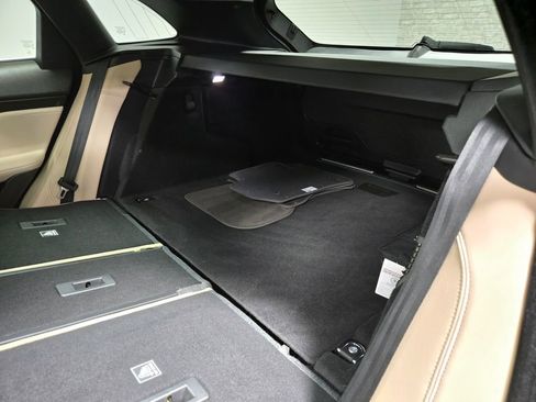 Used 2020 Jaguar F-PACE Prestige image 40