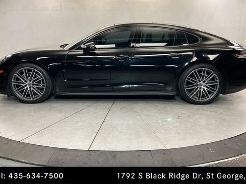 Used 2017 Porsche Panamera 4 AWD/4WD image 2