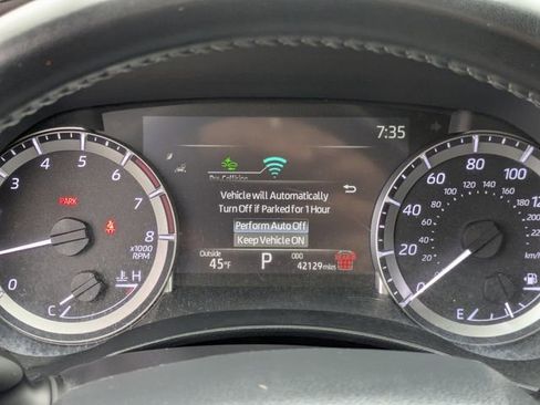 Used 2024 Toyota Highlander LE image 23