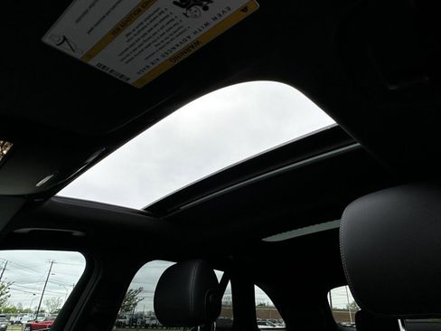 Used 2022 Mercedes-Benz GLC 300 4MATIC image 27