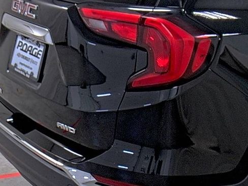 Used 2020 GMC Terrain SLT image 13