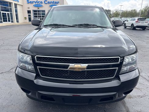 Used 2010 Chevrolet Suburban LS RWD image 3