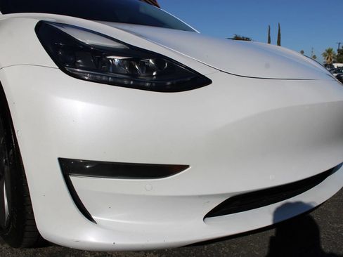 Used 2022 Tesla Model 3 Long Range AWD/4WD image 5