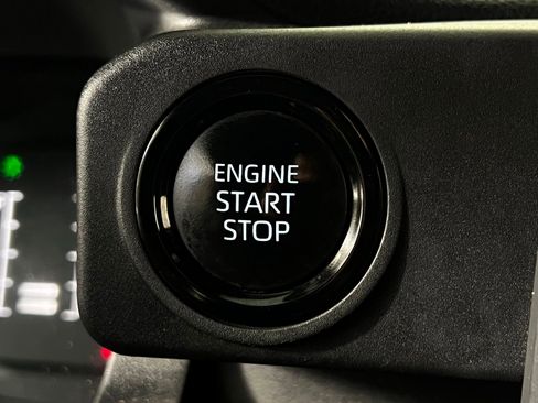 Used 2024 Toyota Tacoma SR AWD/4WD image 19