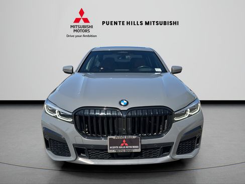 Used 2021 BMW 750i xDrive w/ Luxury Rear Seating Package AWD/4WD image 2