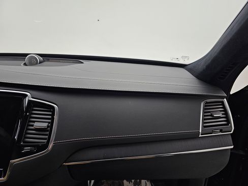 Used 2022 Volvo XC90 T6 Inscription w/ Lounge Package image 16