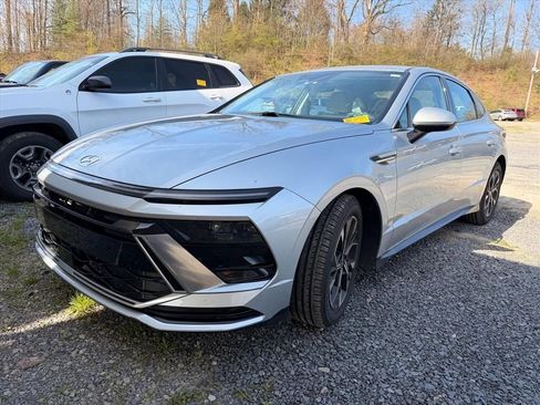 Used 2024 Hyundai Sonata SEL image 2