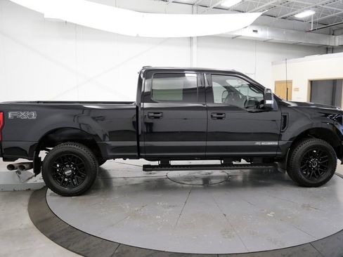 Used 2022 Ford F250 Lariat w/ Black Appearance Package AWD/4WD image 8