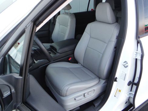 Used 2024 Honda Passport EX-L image 18