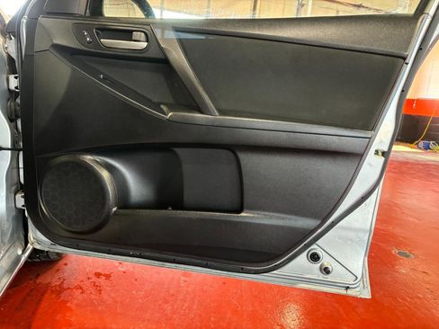 Used 2013 MAZDA MAZDA3 i Sport image 27