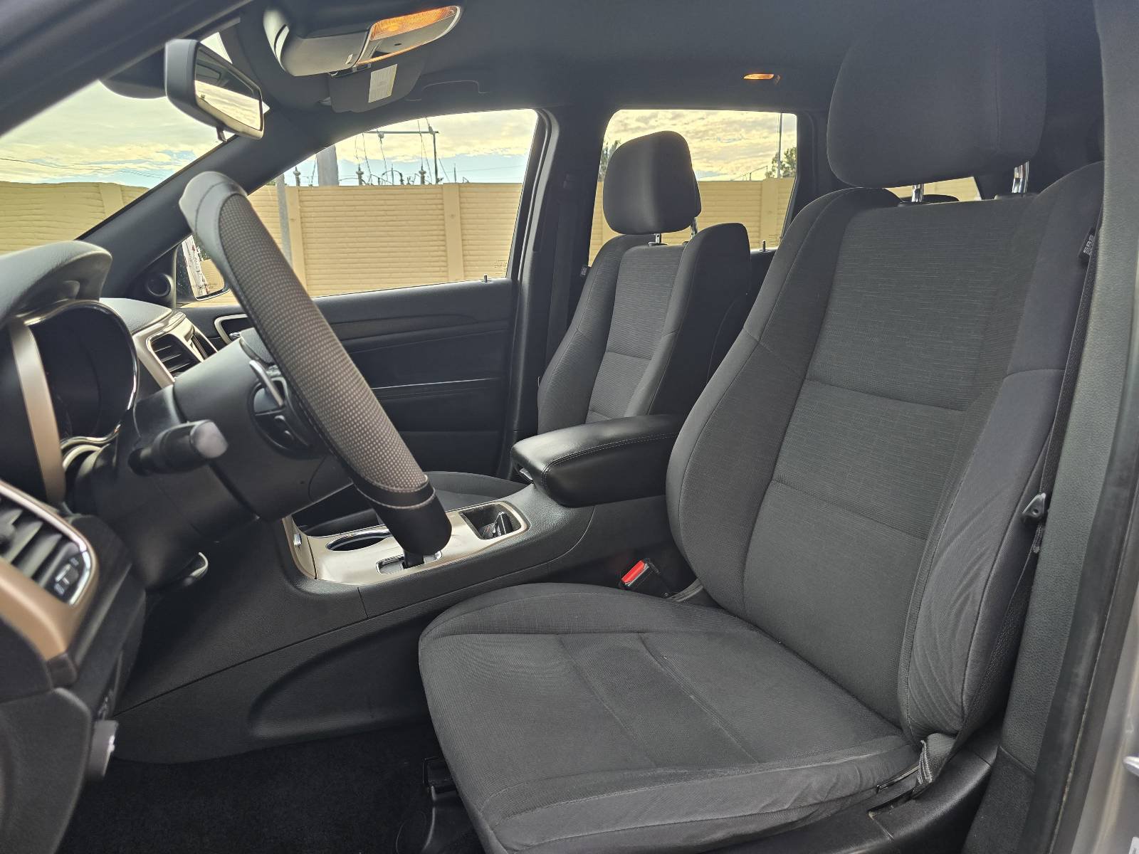 Used 2015 Jeep Grand Cherokee Laredo w/ Quick Order Package 23E RWD image 8