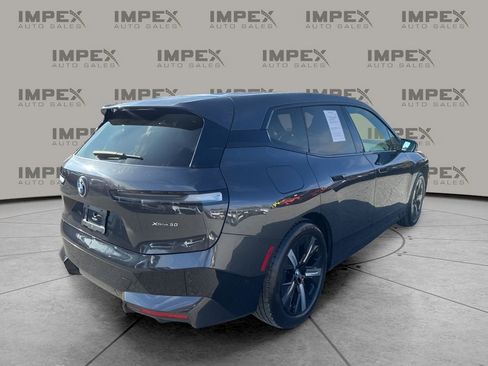 Used 2022 BMW iX xDrive50 w/ Premium Package image 5