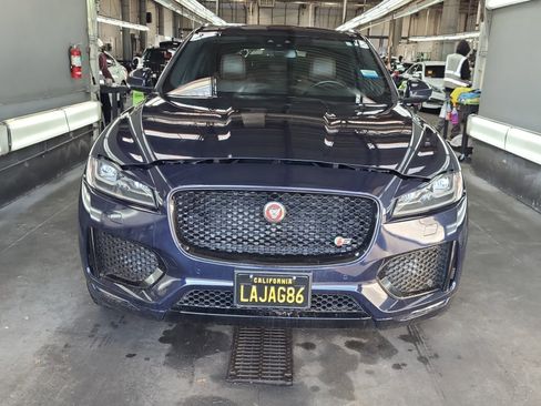 Used 2018 Jaguar F-PACE S image 2