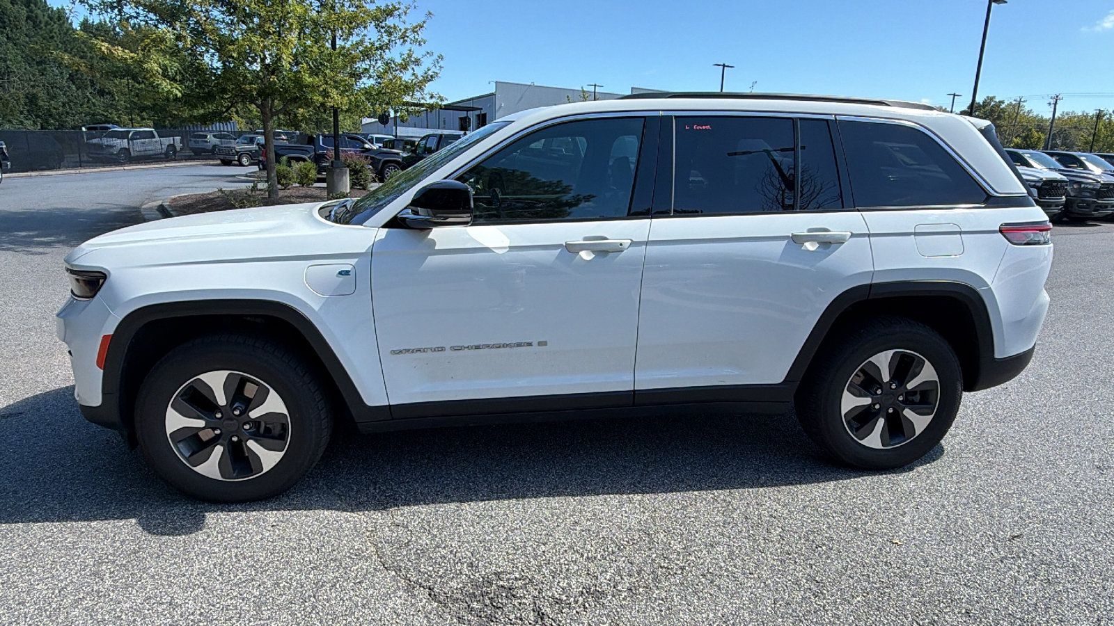 Used 2024 Jeep Grand Cherokee Limited 4xe AWD/4WD image 11