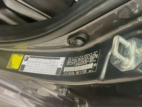 Used 2021 Toyota Corolla SE FWD image 17