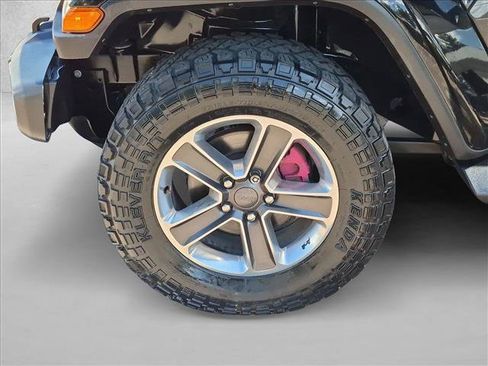 Used 2019 Jeep Wrangler Unlimited Sahara AWD/4WD image 24