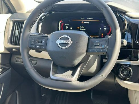 Used 2026 Nissan Pathfinder SL AWD/4WD image 7