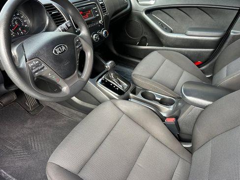 Used 2018 Kia Forte LX image 10