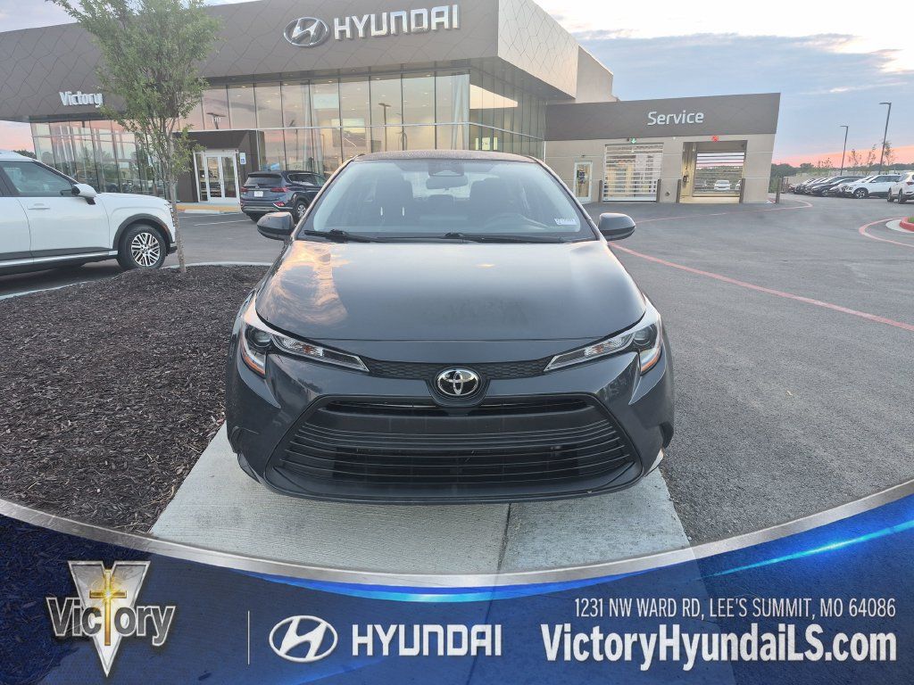 Used 2024 Toyota Corolla LE FWD image 8
