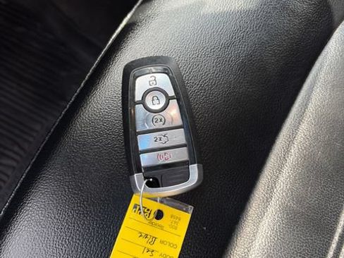 Used 2019 Ford Edge SEL w/ Equipment Group 201A AWD/4WD image 28