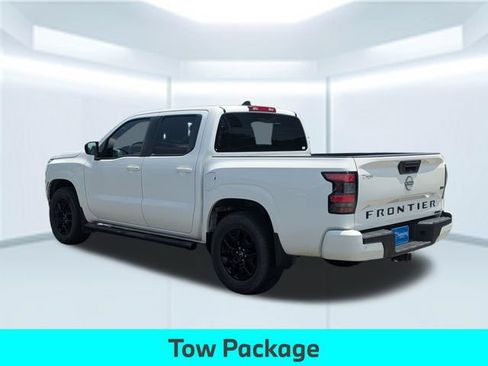 Used 2023 Nissan Frontier SV w/ Midnight Edition Package RWD image 3