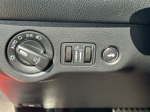 Used 2016 Dodge Challenger R/T Scat Pack RWD image 13