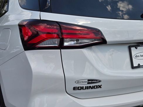 Used 2022 Chevrolet Equinox RS w/ Infotainment Package FWD image 10