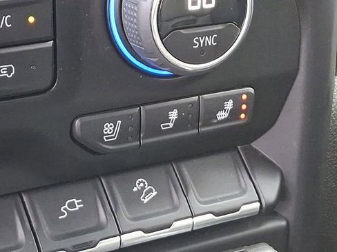 Used 2023 Chevrolet Silverado 3500 LTZ w/ LTZ Convenience Package image 28