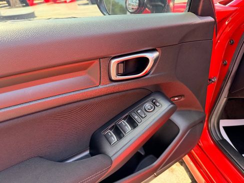 Used 2025 Honda Civic Sport image 17