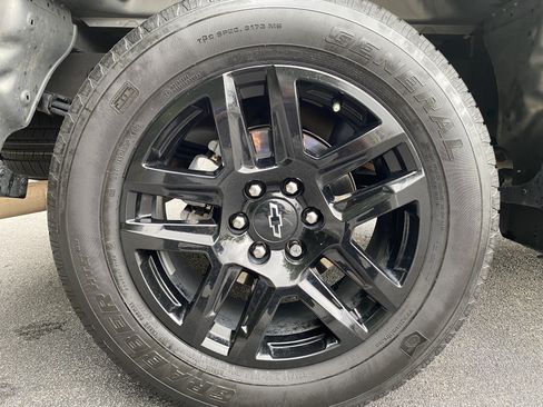 Used 2024 Chevrolet Silverado 1500 Custom AWD/4WD image 40