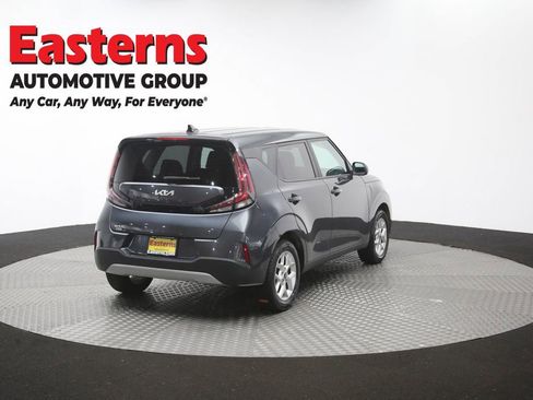 Used 2023 Kia Soul LX w/ LX Technology Package FWD image 38