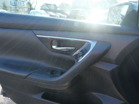 Used 2014 Nissan Altima 2.5 S w/ Sport Value Package image 14