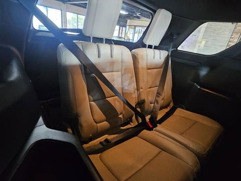 Used 2018 Ford Explorer XLT w/ Equipment Group 202A image 20