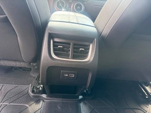 Used 2020 Chevrolet Blazer LT FWD image 23