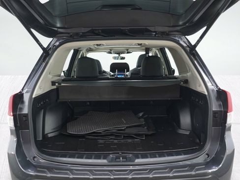 Used 2024 Subaru Forester Touring w/ POP Package 3 AWD/4WD image 8