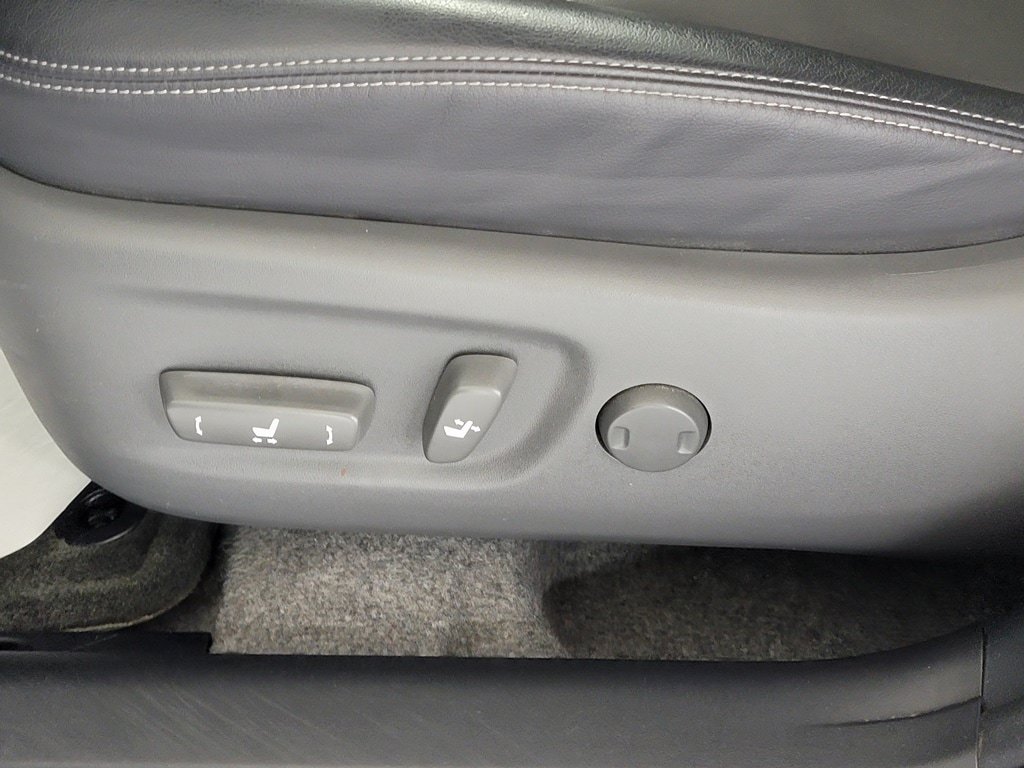 Used 2014 Toyota Prius Four FWD image 15