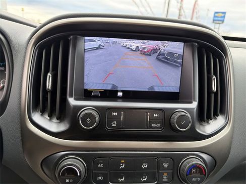 Used 2022 Chevrolet Colorado Z71 w/ Z71 Midnight Edition image 25