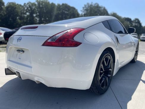 Used 2013 Nissan 370Z Coupe RWD image 5