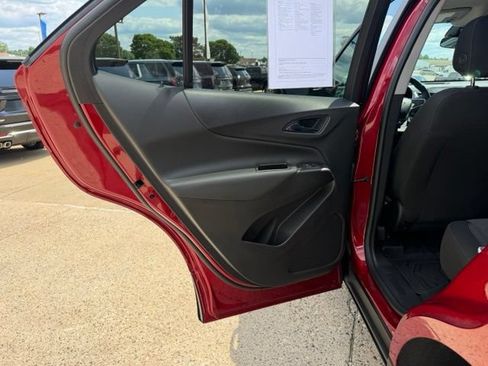 Used 2023 Chevrolet Equinox LT AWD/4WD image 32