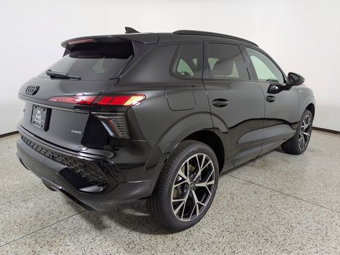 New 2026 Audi Q3 quattro 2.0T AWD/4WD image 7