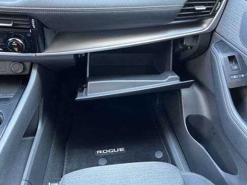 Used 2021 Nissan Rogue SV AWD/4WD image 34