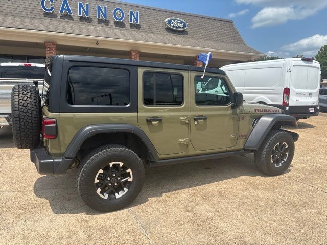 Used 2025 Jeep Wrangler Unlimited Rubicon AWD/4WD image 5