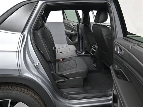 New 2026 Volkswagen Atlas Cross Sport SE image 13