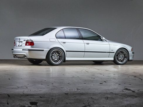 Used 2003 BMW M5 RWD image 5