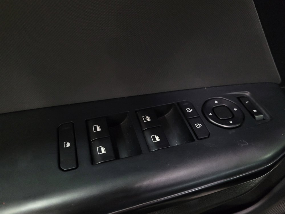 Used 2025 Kia K4 FWD image 27